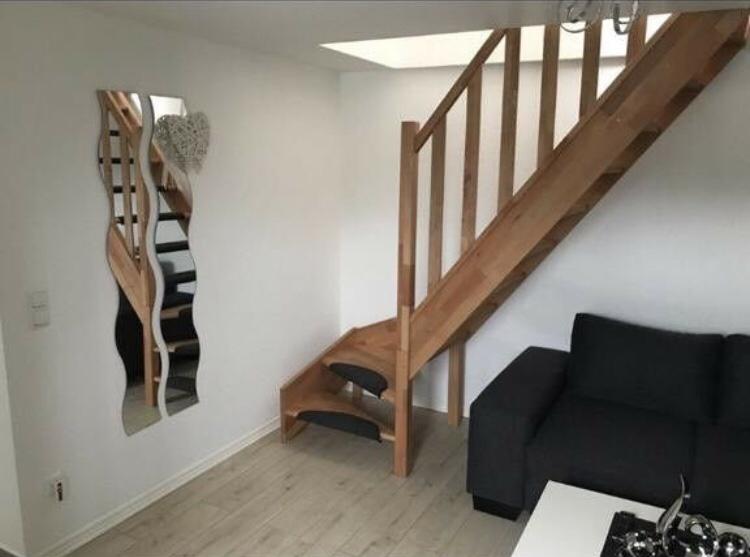 Paulas Ferienwohnung Aufgang zum Schlafzimmer